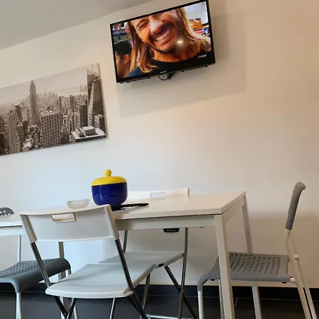 Ξενοδοχείο με διαμερίσματα Gaudi Sant Isidoro (Apulia)