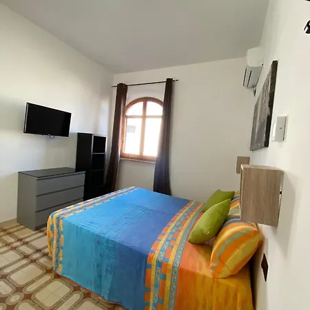 Gaudi * Sant Isidoro (Apulia)