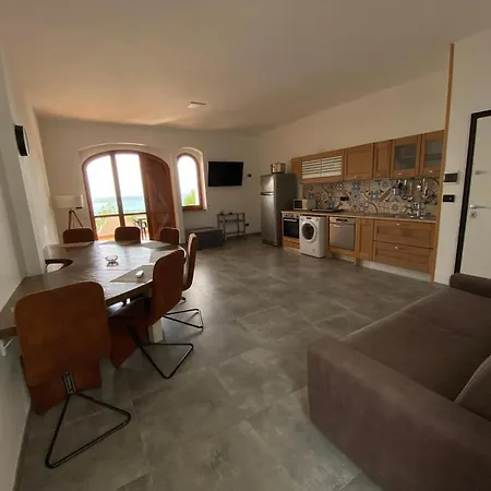 Gaudi * Sant Isidoro (Apulia)