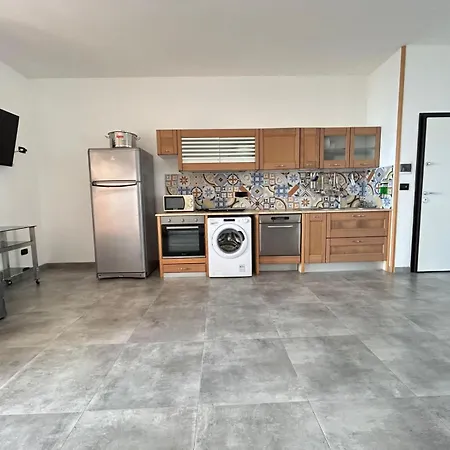 Gaudi * Sant Isidoro (Apulia)