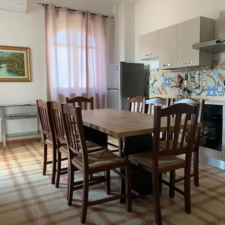 Ξενοδοχείο με διαμερίσματα Gaudi