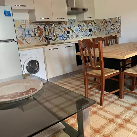 Gaudi * Sant Isidoro (Apulia)