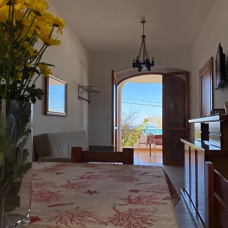 Gaudi * Sant Isidoro (Apulia)