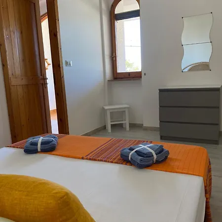 Gaudi * Sant Isidoro (Apulia)