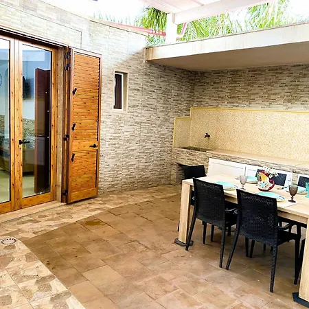 Gaudi Aparthotel *
