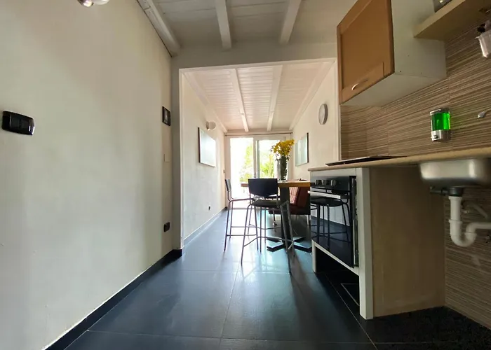 Gaudi מלון דירות *