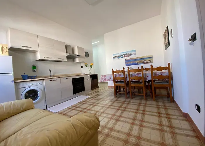 Gaudi מלון דירות *