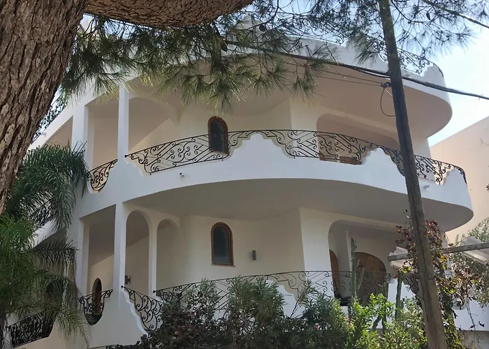 Gaudi מלון דירות *