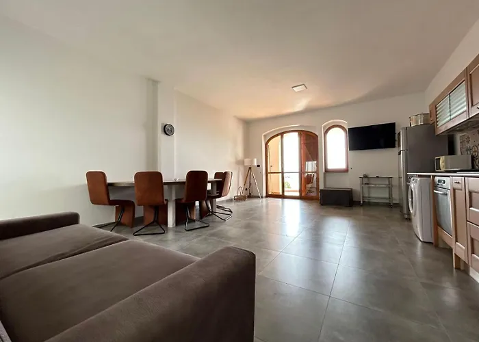 Gaudi * Sant Isidoro (Apulia)